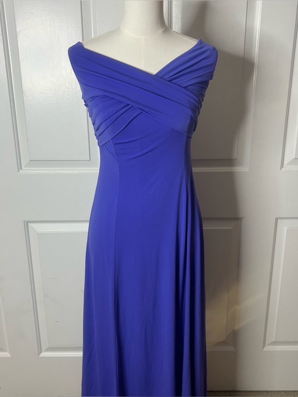 NWT (size XS) MANGO OFF-SHOULDERS DRESS - Picture 4 of 8